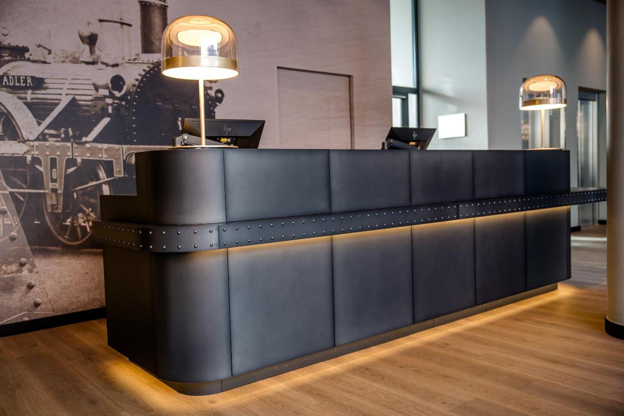 Motel One Nuernberg-City Exteriör bild