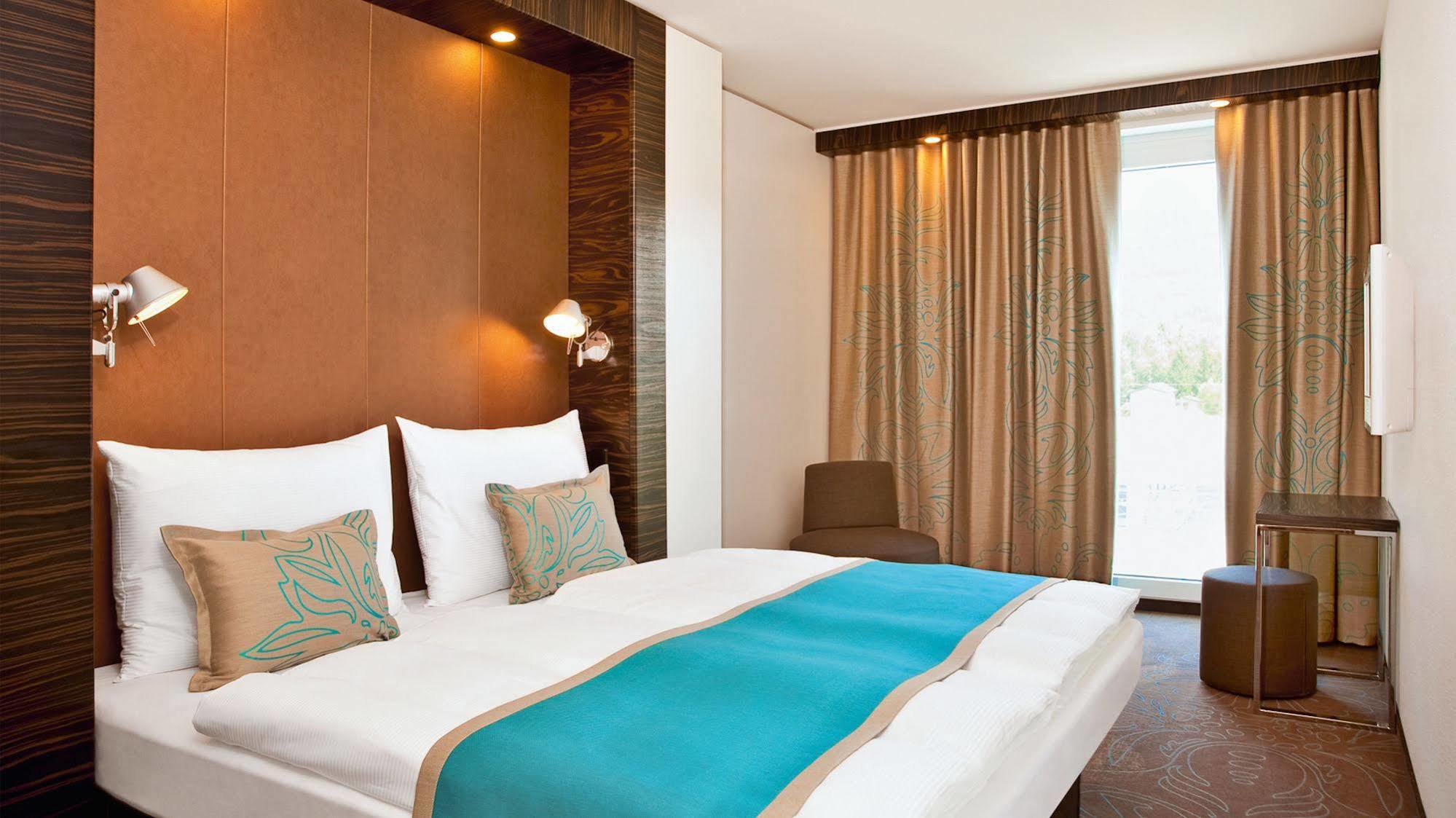 Motel One Nuernberg-City Exteriör bild