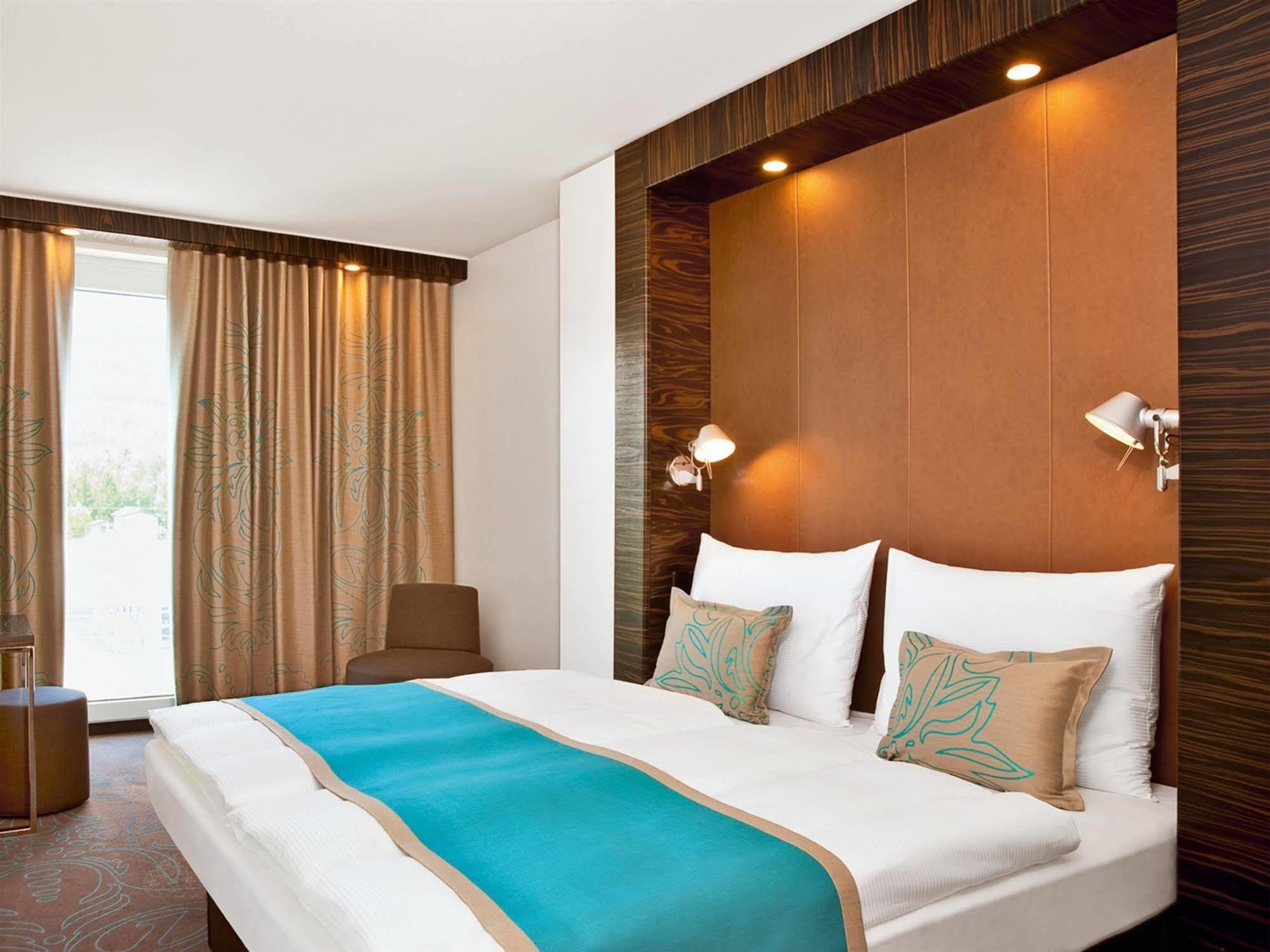 Motel One Nuernberg-City Exteriör bild
