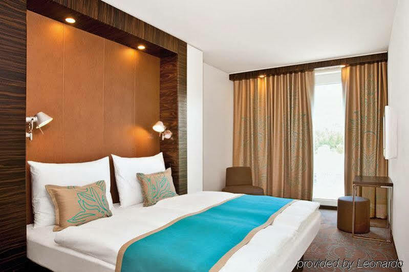 Motel One Nuernberg-City Exteriör bild